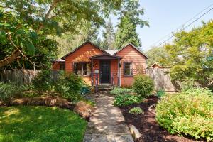 Craftsman Bungalow for sale Portland Oregon Windermere Susie Hunt Moran