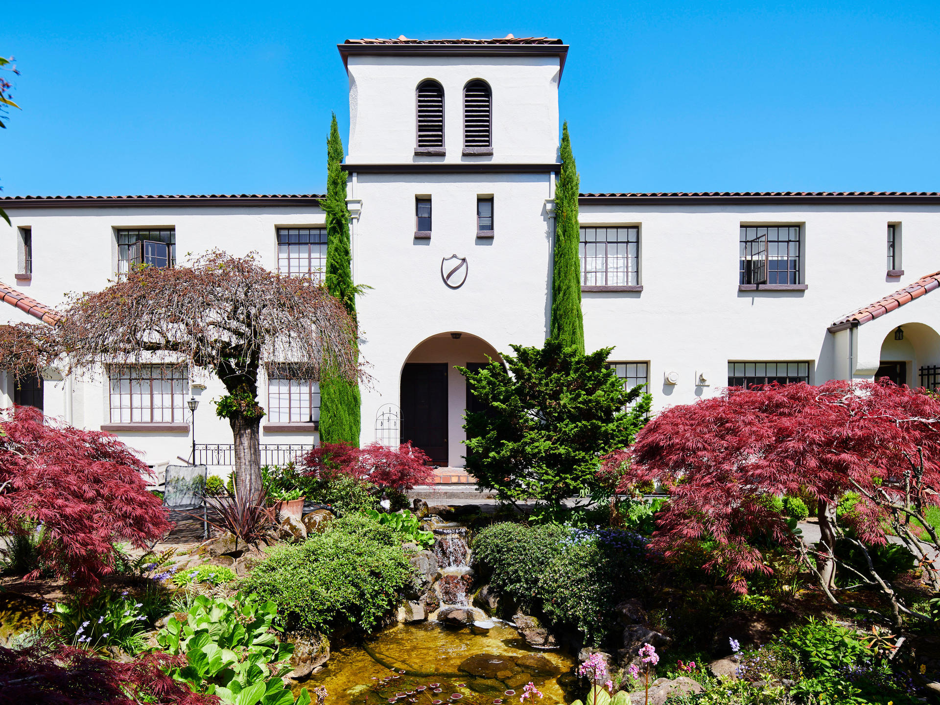 Salerno Building NE PDX Carl L. Linde design exterior courtyard