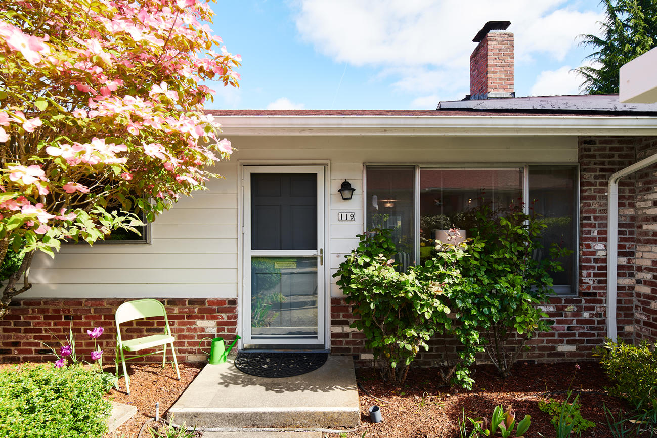 Condo exterior brick north Tabor Portland Oregon 119 SE 52nd Ave Portland