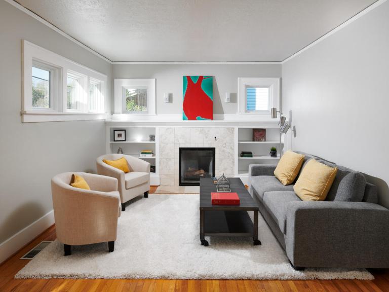 5829 SE Lafayette St Portland-large-005-022-Living Room-1334x1000-72dpi