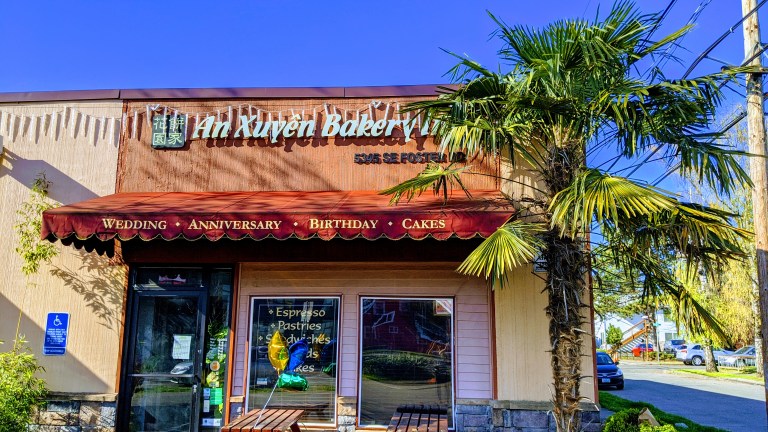 An Xuyen bakery storefront SE Portland