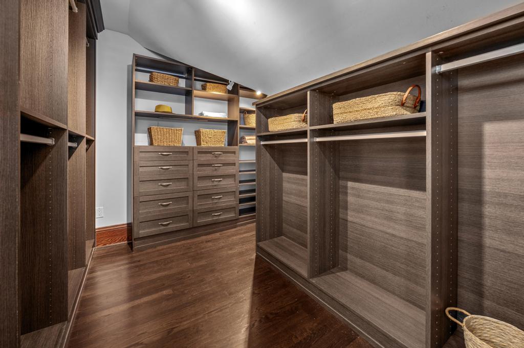 Walk-in closet
